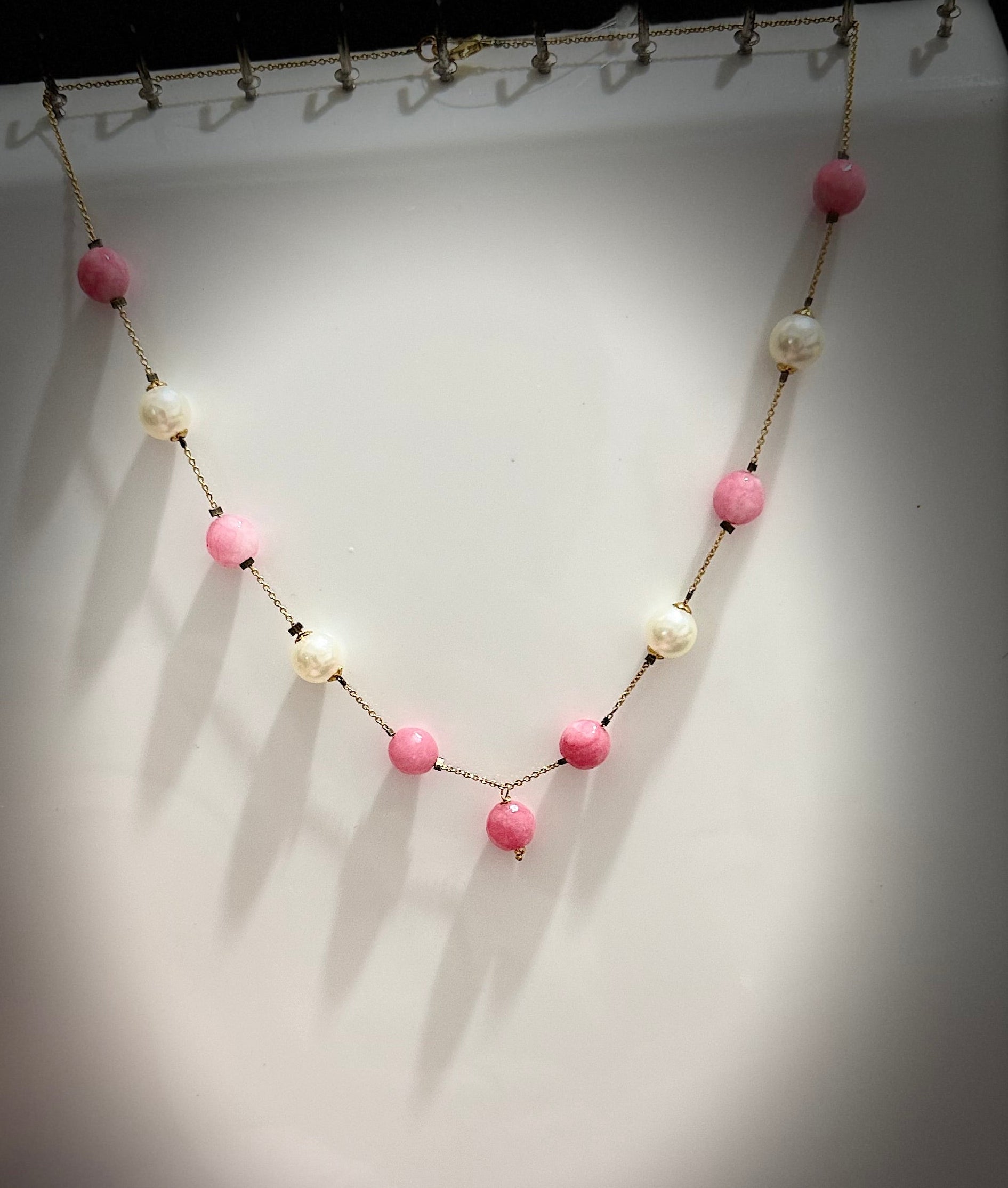 Pink & Pearl Beaded Gold Necklace – Elegant Minimalist Statement Chain