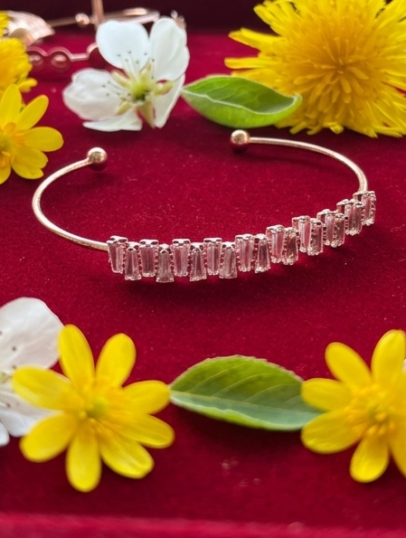 The "it-Girl" Stackable Cuffs: 5 Styles in Rose Gold & Vintage Silver