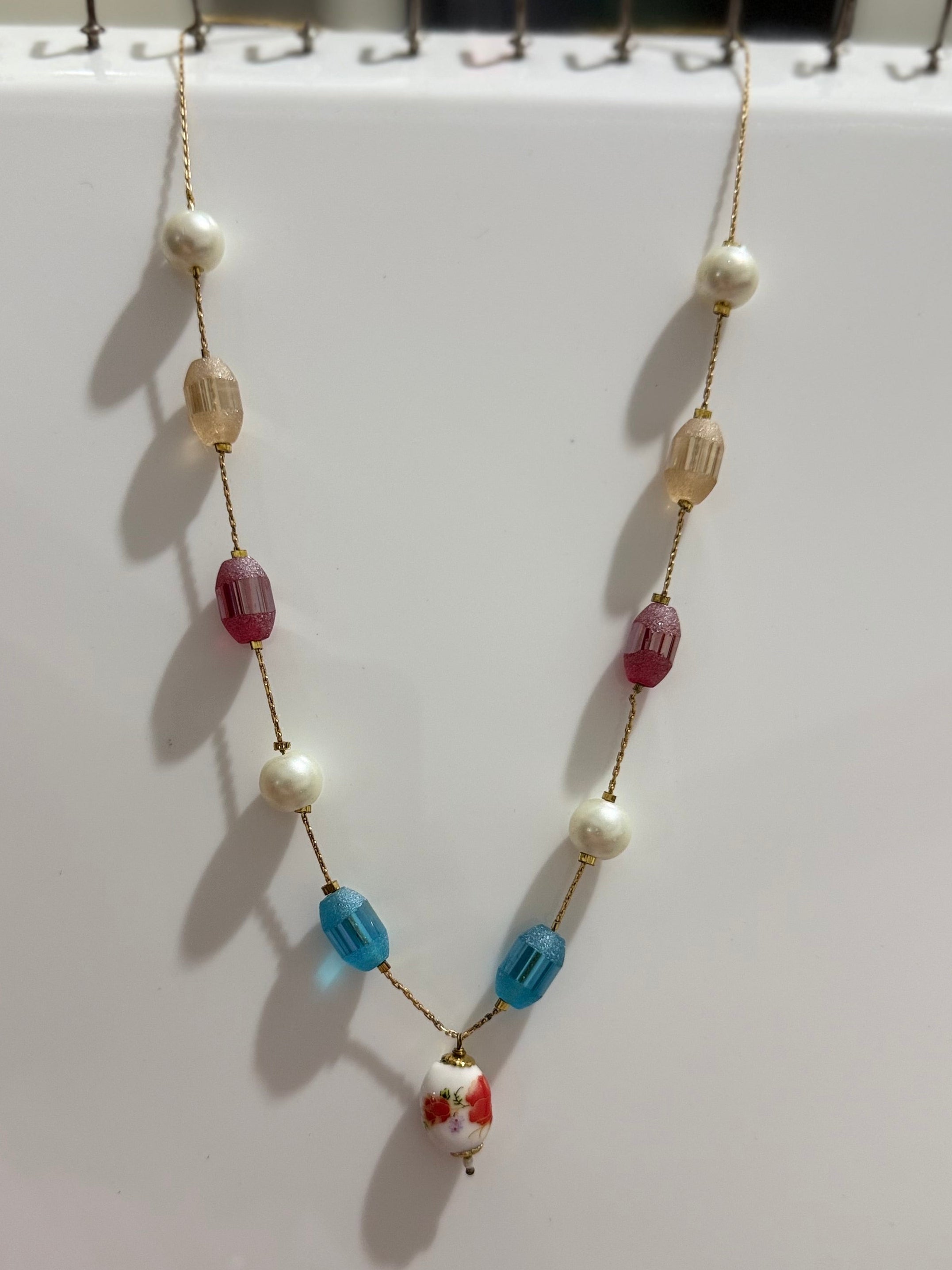 Colorful Beaded Pearl Necklace – Floral Charm Gold Chain (Adjustable)
