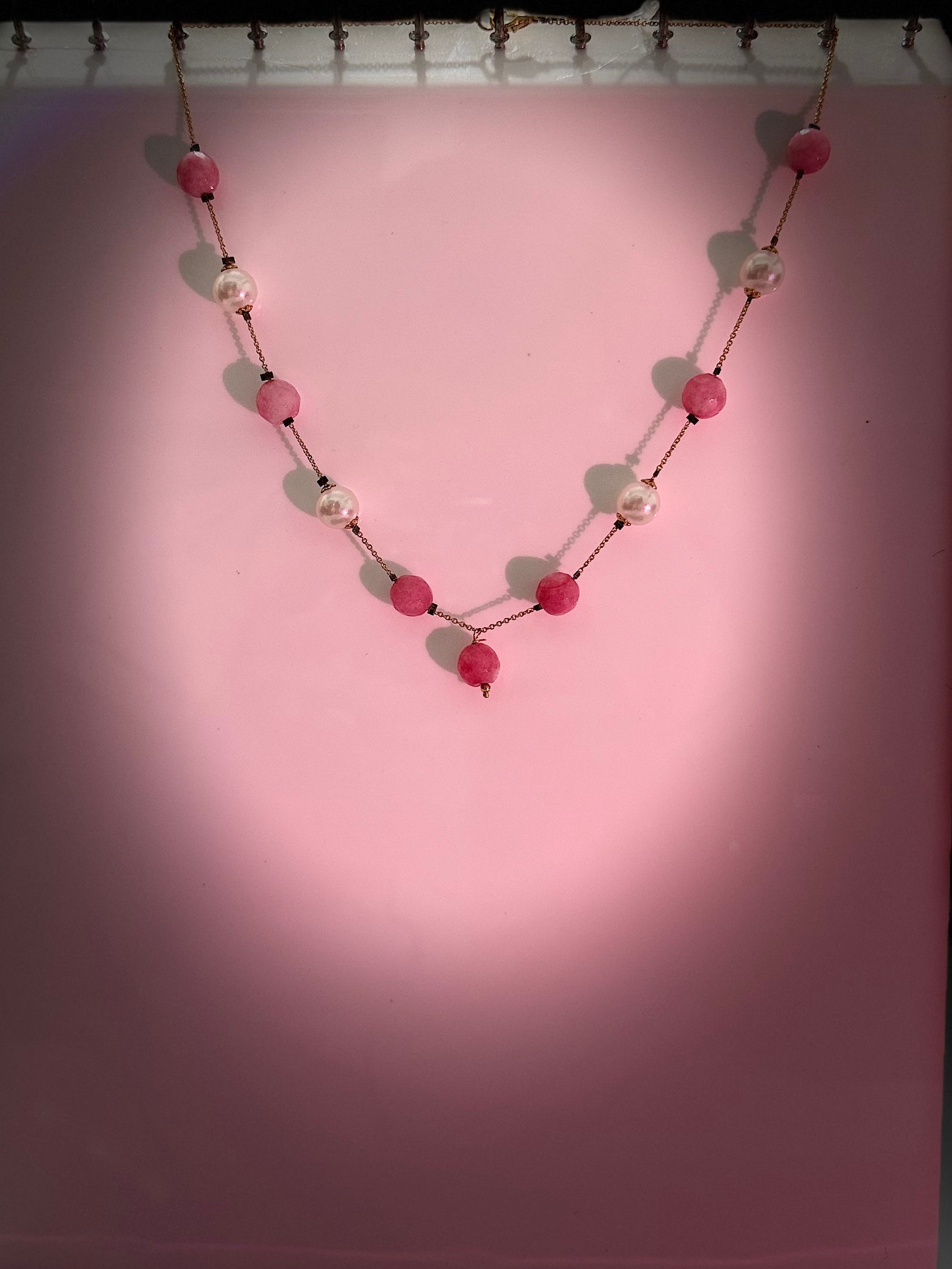 Pink & Pearl Beaded Gold Necklace – Elegant Minimalist Statement Chain